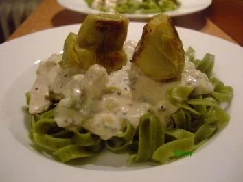 Artischockenherzen mit Huhn in Ziegenkäsesauce - Rezept