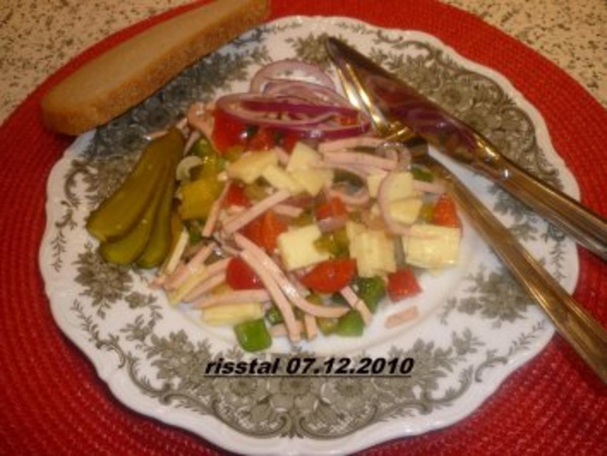 Bunter Wurstsalat mit Käse und Paprika - Rezept - Bild Nr. 5