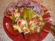 Bunter Wurstsalat mit Käse und Paprika - Rezept