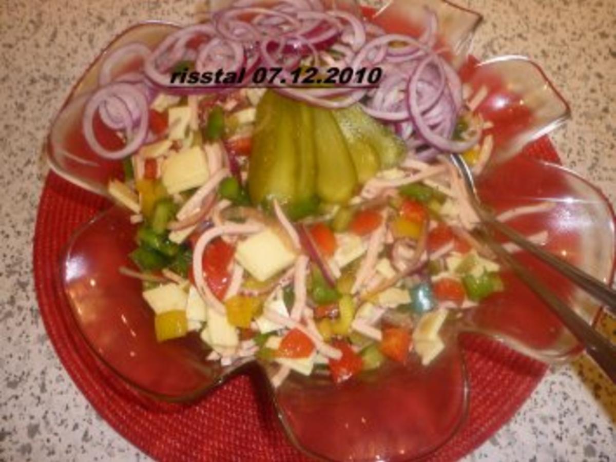 Bunter Wurstsalat mit Käse und Paprika - einfach - von risstal