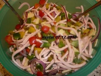 Bunter Wurstsalat mit Käse und Paprika - Rezept - Bild Nr. 3