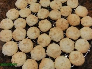 Rezept: Kekse: KOKOSMAKRONEN Kekse: KOKOSMAKRONEN - Rezept