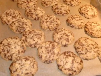 Backwaren: Knusprige Schoko-Nuß-Taler - Rezept - Bild Nr. 3