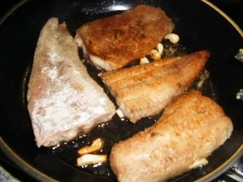 Rezept: Welsfilet mit Currysoße Bild Nr. 4 Welsfilet mit Currysoße - Rezept - Bild Nr. 4