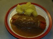 Fleischgerichte: Rouladen mit Bärlauchcreme und Wurzeln - Rezept