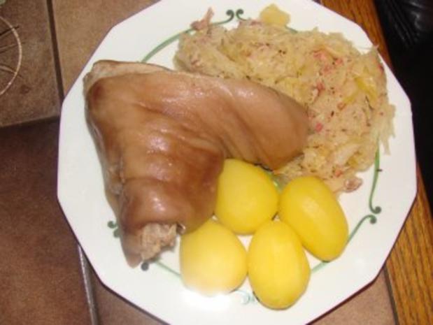 Fleisch Eisbein Mit Sauerkraut Und Salzkartoffeln Rezept