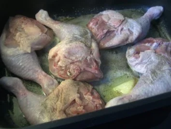 Hähnchenkeulchen in einem leckerem Soßenschäumchen   Kartoffeln und Rotkohl - Rezept - Bild Nr. 3