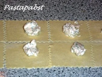 Rezept: Lachs-Ricotta-Tortellini Bild Nr. 2 Lachs-Ricotta-Tortellini - Rezept - Bild Nr. 2