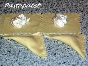 Rezept: Lachs-Ricotta-Tortellini Bild Nr. 3 Lachs-Ricotta-Tortellini - Rezept - Bild Nr. 3