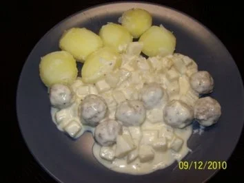 Frikadellen mit Kohlrabi in Sahnesauce - Rezept