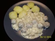 Frikadellen mit Kohlrabi in Sahnesauce - Rezept