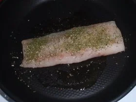 Seelachsrückenfilet mit einer Zwiebel-Sahne-Senfsoße und Trüffelkartoffeln - Rezept - Bild Nr. 3