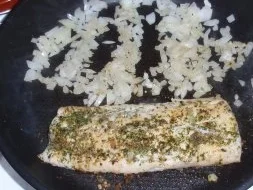 Seelachsrückenfilet mit einer Zwiebel-Sahne-Senfsoße und Trüffelkartoffeln - Rezept - Bild Nr. 4