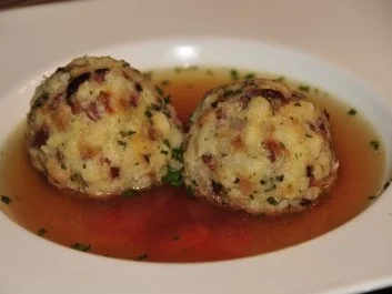 Suppeneinlage - Speckknödel - Rezept
