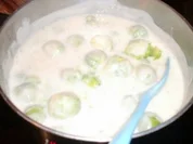 Beilage: Rosenkohl in Käse-Sahne-Sosse - Rezept