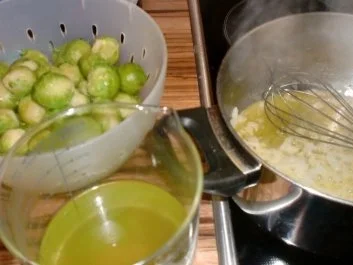 Beilage: Rosenkohl in Käse-Sahne-Sosse - Rezept - Bild Nr. 4