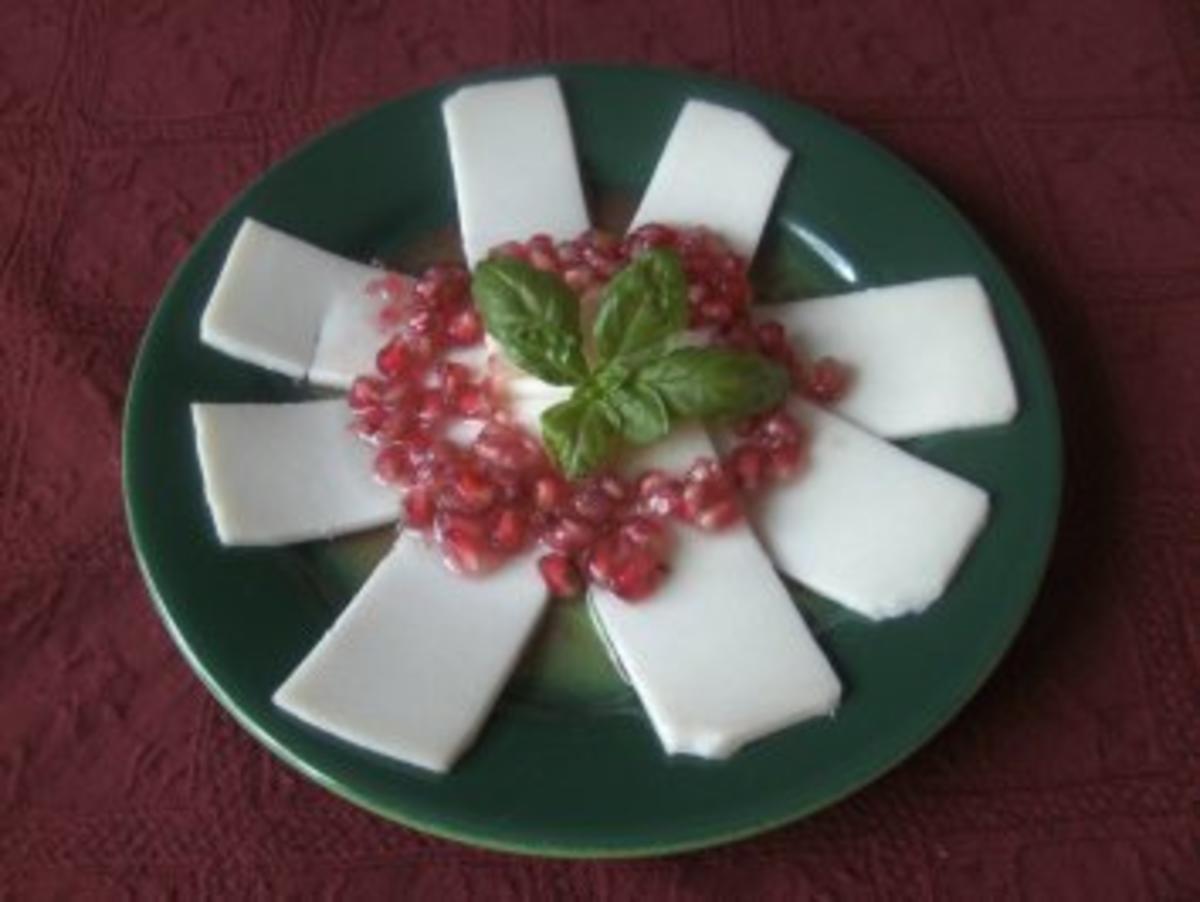 Bilder für Ziegenkäse - Carpaccio mit Granatapfel - Dressing - Rezept