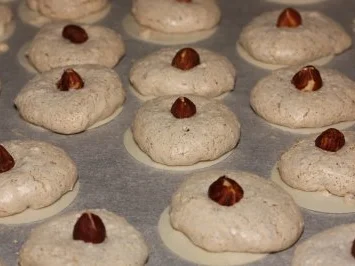 Haselnussmakronen - Rezept
