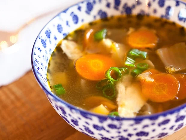 Rezept: Klare Schweinesuppe Bild Nr. 2 Klare Schweinesuppe - Rezept - Bild Nr. 2