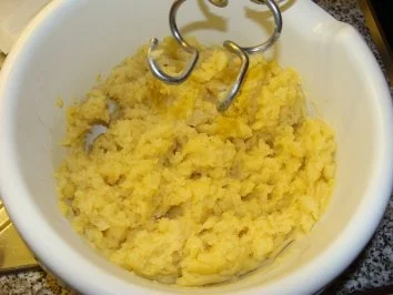 Rezept: Eclairs mit Kirschen und Sahne Bild Nr. 3 Eclairs mit Kirschen und Sahne - Rezept - Bild Nr. 3