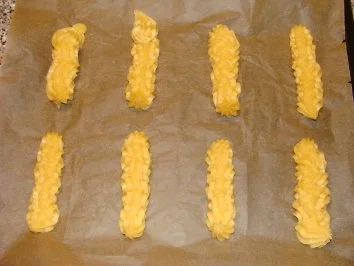 Rezept: Eclairs mit Kirschen und Sahne Bild Nr. 7 Eclairs mit Kirschen und Sahne - Rezept - Bild Nr. 7