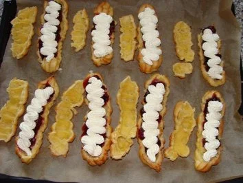 Rezept: Eclairs mit Kirschen und Sahne Bild Nr. 9 Eclairs mit Kirschen und Sahne - Rezept - Bild Nr. 9