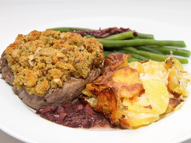 Rezept: Schweinefilet mit Kräuter-Parmesan Kruste Bild Nr. 2 Schweinefilet mit Kräuter-Parmesan Kruste - Rezept - Bild Nr. 2