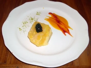 Rezept: Kokostörtchen mit Mangoragout und Grüntee-Krokant Kokostörtchen mit Mangoragout und Grüntee-Krokant - Rezept