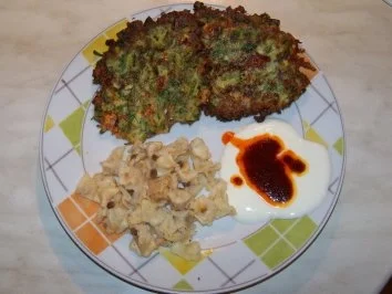 Zuccinipuffer mit Schafskäse - Rezept