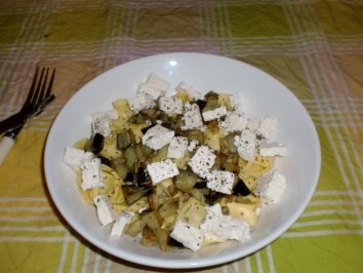 Tortellini mit Aubergine - Rezept von Julie