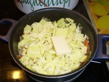 Gefüllte Putenrolle an Malzbiersauce mit Lauchgemüse und Schupfnudeln - Rezept - Bild Nr. 6