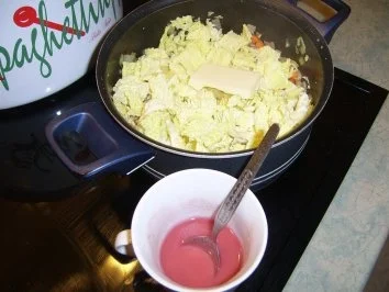 Gefüllte Putenrolle an Malzbiersauce mit Lauchgemüse und Schupfnudeln - Rezept - Bild Nr. 7