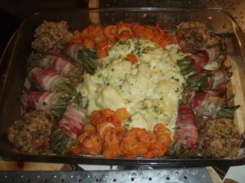 "Evas" Rehrücken mit frischen Spätzle an einer Pfeffersauce und einer Gemüseplatte - Rezept