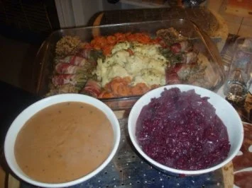 "Evas" Rehrücken mit frischen Spätzle an einer Pfeffersauce und einer Gemüseplatte - Rezept - Bild Nr. 2