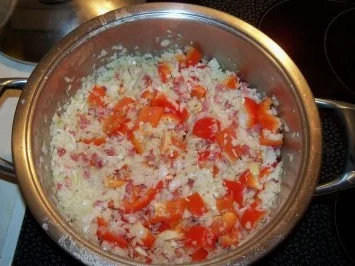 Rezept: Gulaschtopf mit kleinen Klöschen Bild Nr. 4 Gulaschtopf mit kleinen Klöschen - Rezept - Bild Nr. 4