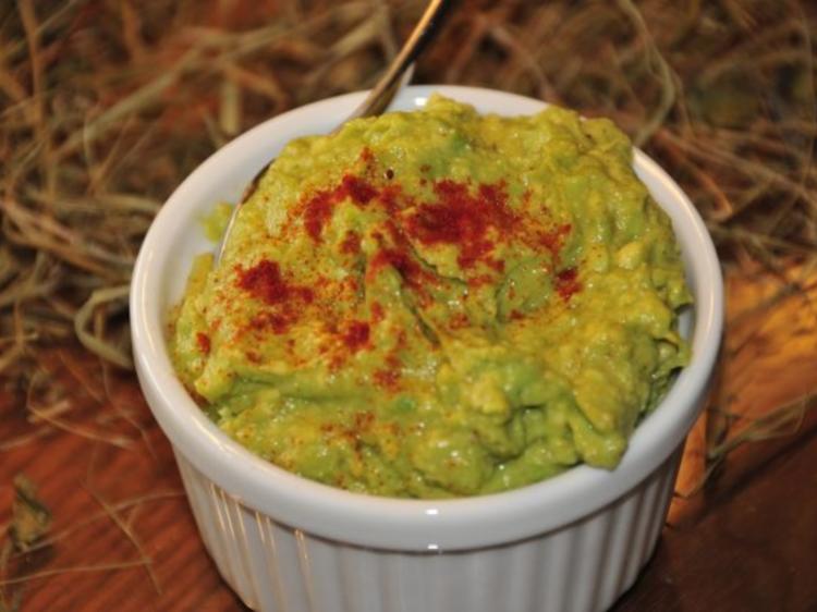 Avocadocreme mit Avocado und Zitronen- oder Limettensaft - Rezept mit ...