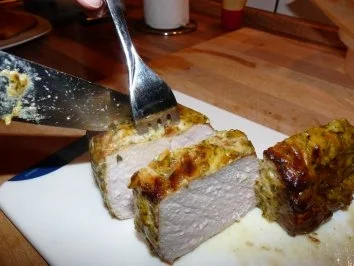 Schweinebraten mit Senfkruste und Senfsoße - Rezept - Bild Nr. 2