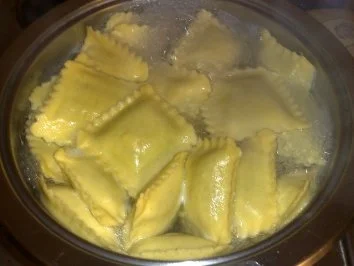 Rote Beete von Ravioli mit Ricota und Spinat umsingelt / Keine STERNEN vergeben bitte!!! - Rezept - Bild Nr. 3