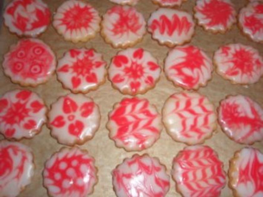 Kekse: Mürbteigkekse mit Zuckerglasur - Rezept - kochbar.de