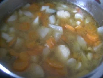 Hühnersuppe mit Gemüse-und - Rezept