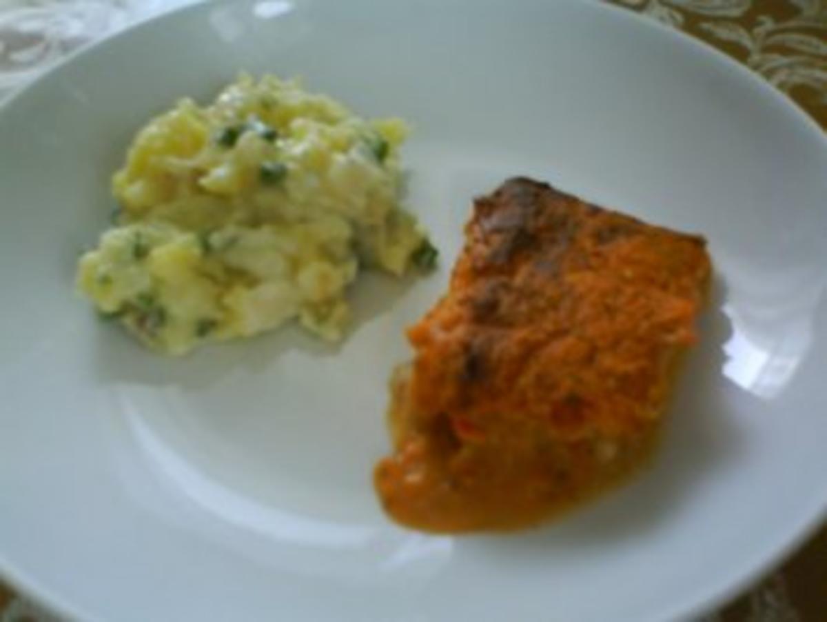 Leichter Kartoffelsalat mit Seelachsfilet unter scharfer Haube - Rezept - Bild Nr. 3