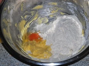 Weihnachtsgebäck: gefüllte Mohn-Marzipan-Kringel - Rezept - Bild Nr. 6