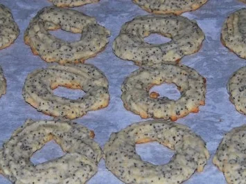 Weihnachtsgebäck: gefüllte Mohn-Marzipan-Kringel - Rezept - Bild Nr. 11