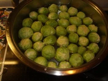 Rezept: Beilagen: Rosenkohl mit Schinkenstreifen und Zwiebeln Bild Nr. 3 Beilagen: Rosenkohl mit Schinkenstreifen und Zwiebeln - Rezept - Bild Nr. 3