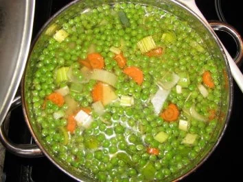 Rezept: Erbsensuppe für die kalten Tage! Bild Nr. 4 Erbsensuppe für die kalten Tage! - Rezept - Bild Nr. 4