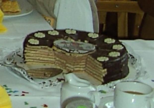 Prinzregententorte Schichtkuchen mit Buttercreme - Rezept mit Bild ...