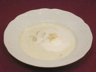 Pfeffer-Feigen-Suppe mit Mandelsahne - Rezept