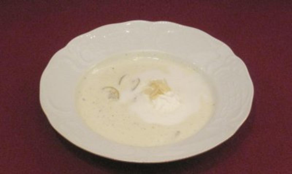 Bilder für Pfeffer-Feigen-Suppe mit Mandelsahne - Rezept