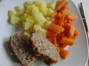 Schwein : Der Kuchen heißt Hackbraten, und ist lecker in der Silikonbackform gebacken - Rezept