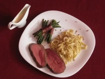 Black-Angus-Filet mit piemontesischen Eiernudeln in Gorgonzolasoße - Rezept